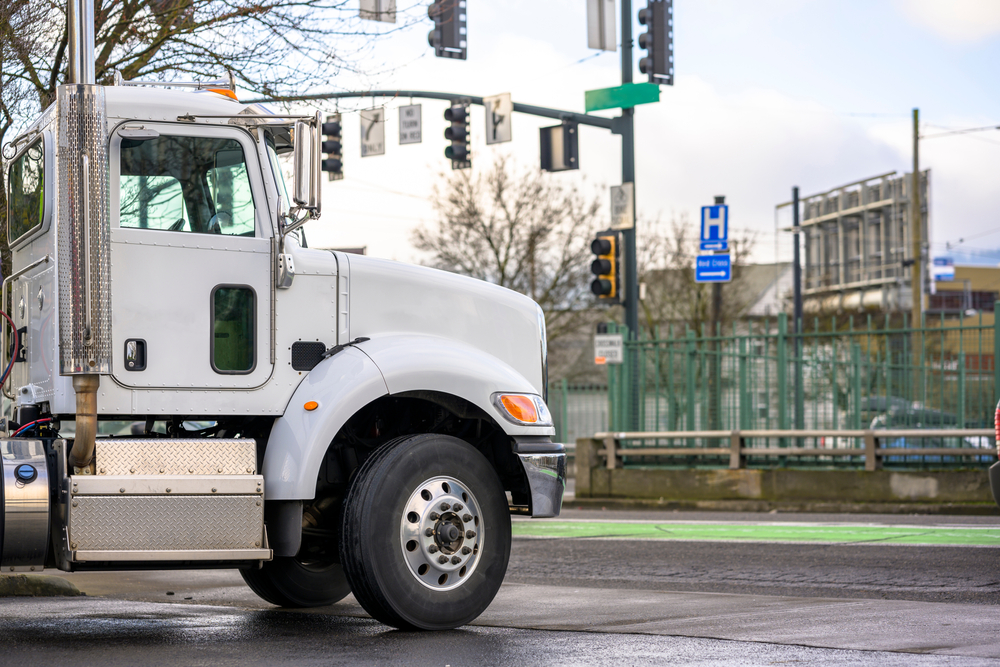 Iron Horse Transport dry van for delivery in Queens NY in springtime